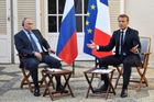 Putin ve Francii podpořil "normandský formát" jednání o ukrajinském konfliktu