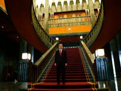 Turecký prezident poózuje ve svém novém paláci.