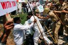 Protesty kvůli znásilněné medičce: policie zatýkala