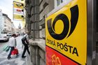 Česká pošta zruší desítky ředitelských míst, chce šetřit