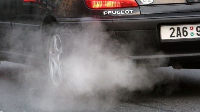 Automobily ničí ovzduší víc než ostatní dopravní prostředky.