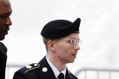 Chelsea Manningová ukončila hladovku, věznice "vojínovi WikiLeaks" povolí změnu pohlaví