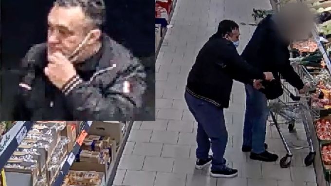 Pozor, za vámi je zloděj! Nepozorného seniora okrádali v Praze desítky sekund.