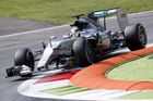 Tréninky v Monze ovládl Hamilton, Vettel třetí za Mercedesy