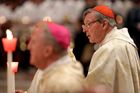 Papež a potírání pedofilie mezi kněžími? Jen na papíře, zní mezi kritiky Františka