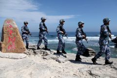 Tchaj-wan spoléhá na USA, jeho armáda má problémy. Čína hrozí drtivou přesilou