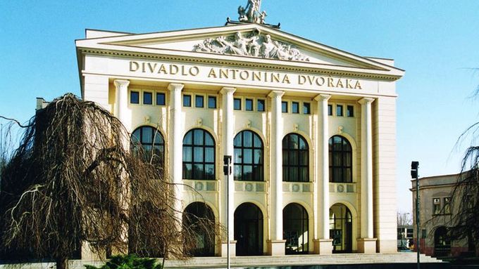 V Národním divadle moravskoslezském se rozpoutal skandál. Část operního souboru vážně obvinila ředitele Luďka Golata z vulgárního a hrubého jednání s podřízenými