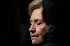 Clintonová se stáhla do ústraní. Republikáni nevylučují její další vyšetřování