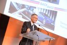 Šéf Peugeotu Tavares: Unie je hluchá, mobilita zdraží, svoboda cestovat je ohrožena