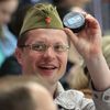 MS 2016, Česko-Švédsko: ruský fanoušek na Den vítězství