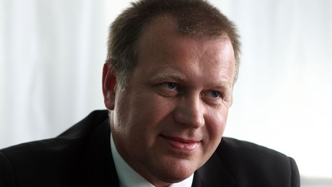 Obviněn naopak zůstává bývalý náměstek ministra Vladimír Šiška.
