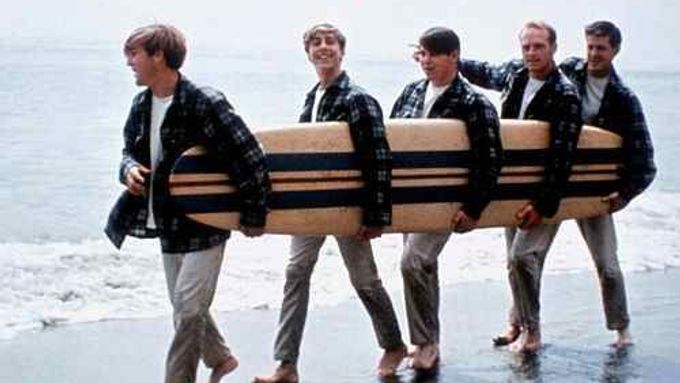 Hit Surfin' U.S.A. od Beach Boys z roku 1963.
