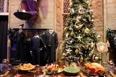 Fanoušci Harryho Pottera se mohou vydat na vánoční večeři do londýnských Bradavic