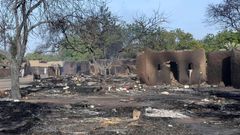Vesnice Ngouboua, zničená a vypálená ozbrojenci Boko Haram