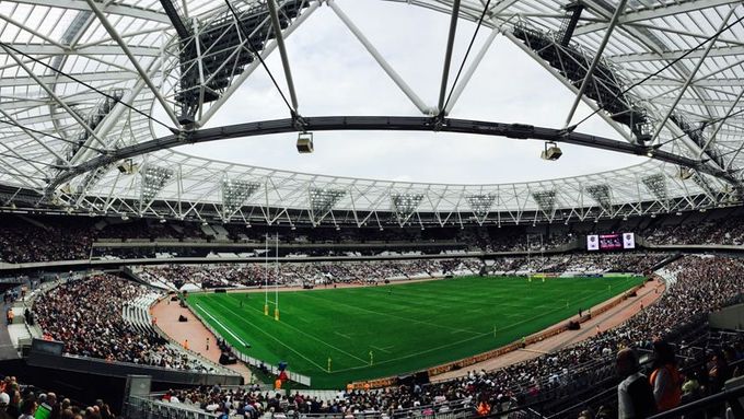 Olympijský stadion v Londýně. Jeho střecha je "dítětem" českého architekta Vladimíra Mašinského