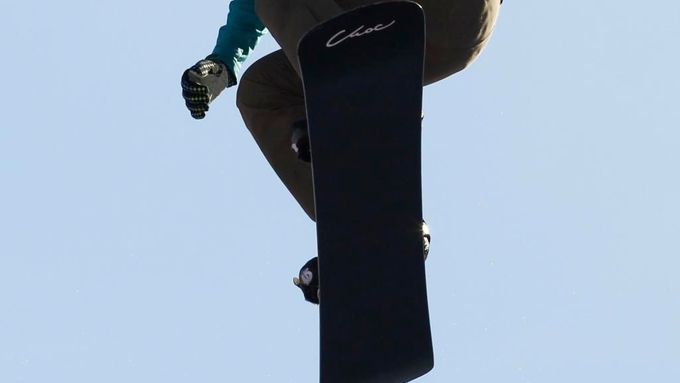 Sedmnáctiletá Eva Samková skončila na mistrovství světa ve snowboardcrossu pátá, což je nejlepší český výsledek v historii šampionátů.