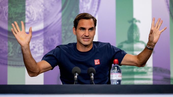 Roger Federer na tiskové konferenci.
