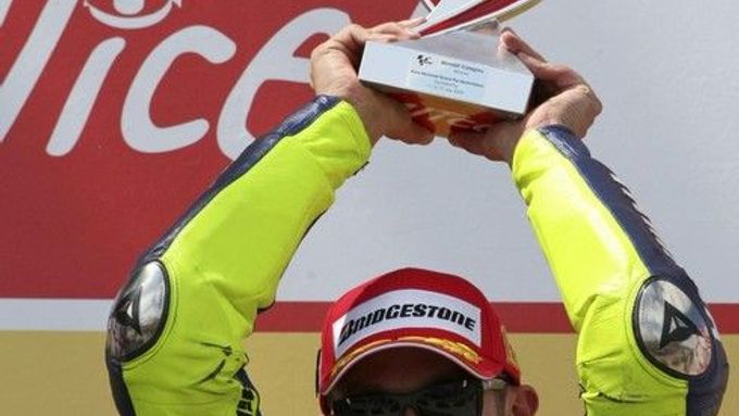 Valentino Rossi si užívá své vítězství v GP Německa
