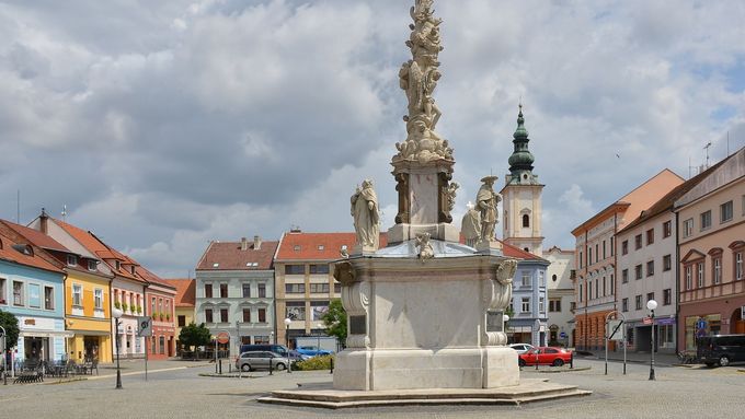 Mariánské náměstí s morovým sloupem v Uherském Hradišti.