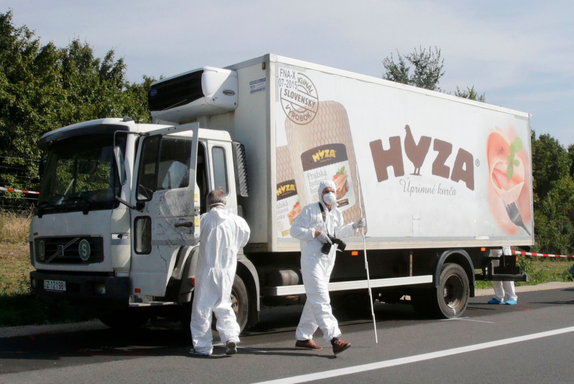 Rakousko - nákladní auto - uprchlíci - policie