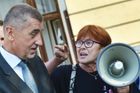 "Cirkus Babiš, potápíte demokracii." Proti premiérovi na jihu Čech demonstrovaly desítky lidí