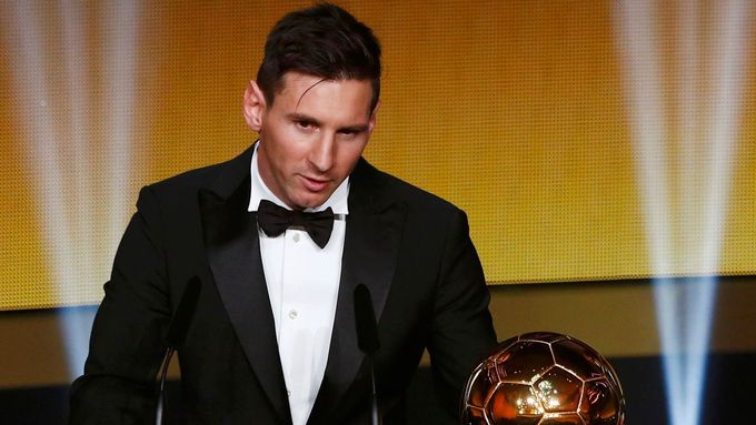 Trofej pro vítěze šla opět do rukou Lionela Messiho.