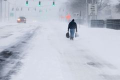 Sněhová bouře uvěznila tisíce Američanů na 20 hodin v autech
