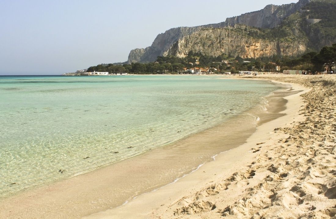Pláž Mondello beach