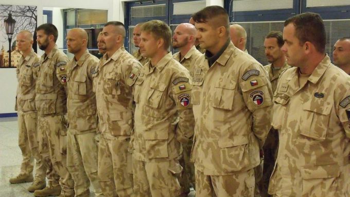 Čeští vojáci při odletu do Mali (archivní foto)