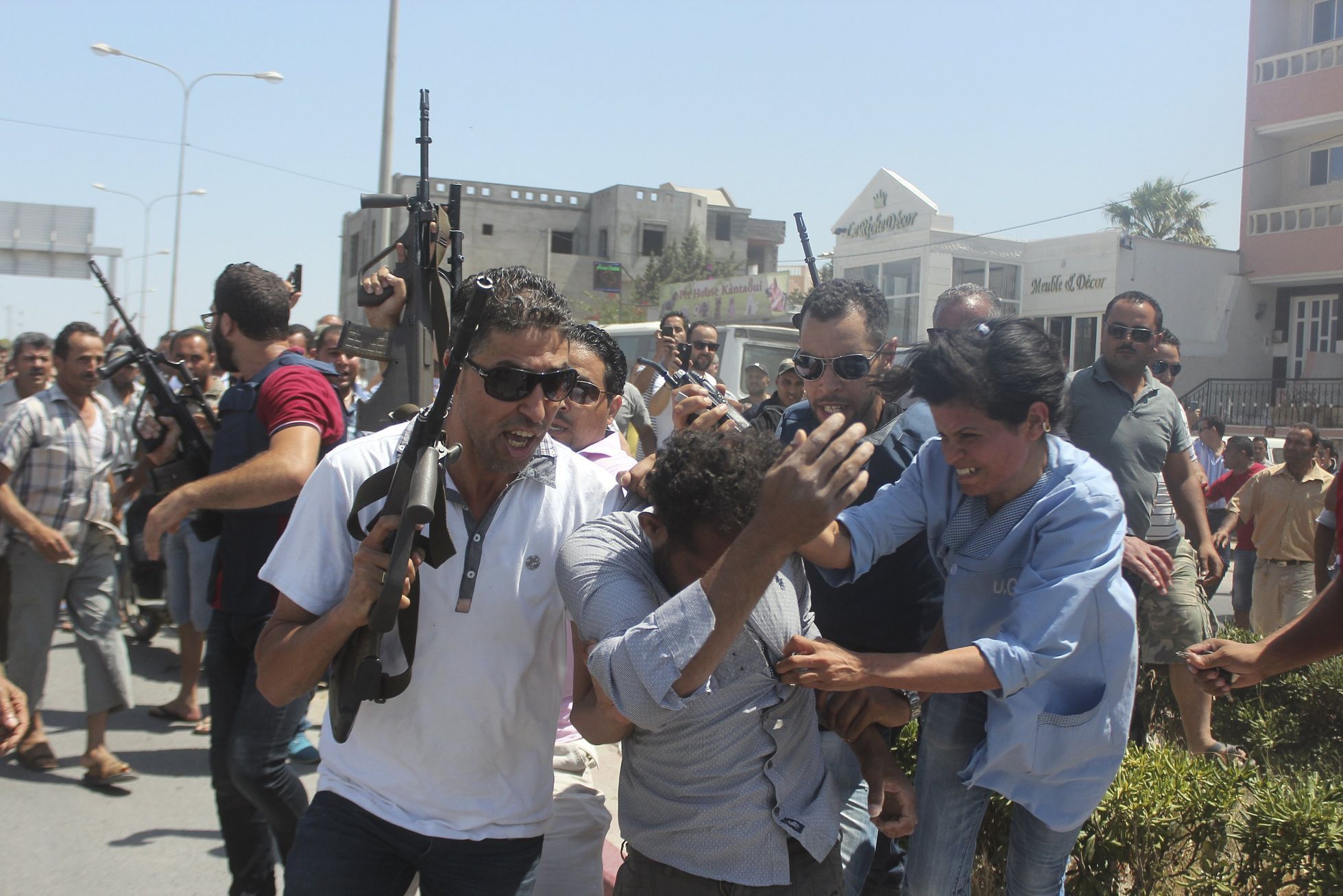 Teror v Tunisku - policie se snaží zabránit panice