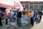 Tesco může koupit supermarkety Edeka