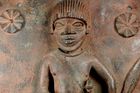 Metropolitní muzeum v New Yorku vrátí Nigérii ukradené předměty ze 14. a 16. století