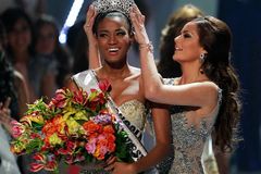 Miss Universe je z Angoly, Češka mezi elitou neuspěla