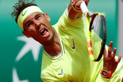 Živě: Nadal - Thiem 6:3, 5:7, 6:1, 6:1. Španěl ovládl další finále Roland Garros