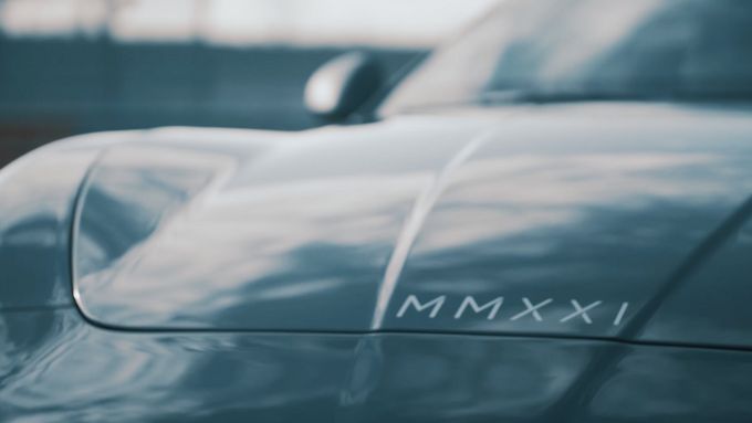 Reklama poutá na nový elektromobil Maserati