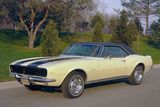 Chevrolet Camaro (1967-1969) – První populární „muscle car“ od Chevroletu používal řadové šestiválce s různými objemy a nejsilnější osmiválec 7,0 litru. První generace ale ve výrobě zůstala jen několik let a nebyla řidiči tak dobře přijatá jako konkurenční Mustang.