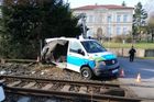 Na Příbramsku se na přejezdu srazila sanitka s vlakem, převážený pacient zemřel