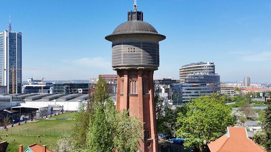 Kotěrova vodárna: Jak si Vršovice postavily věž a s Vinohrady vzdorovaly staré Praze