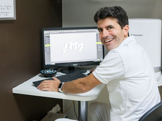 MUDr. Radek Mounajjed, D.D.S., Ph.D. Radek Mounajjed