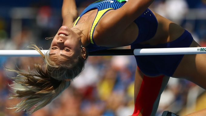 Ukrajinka Julija Levčenková skočila jen 192 cm, ale určitě potěšila oko fanouška.