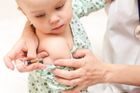 Stát musí chránit dítě i před matkou, očkování nevyvolává autismus ani cukrovku, říká Prymula