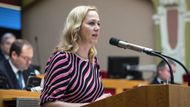 Jana Komrsková - Zasedání pražského zastupitelstva při volbě primátora Bohuslava Svobody ze SPOLU a nové Rady města