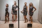 Tenistky, nebo modelky? Kvartet českých krásek se před Fed Cupem vydal do obchodu pro šaty