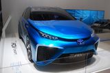 Toyota chce vůz s vodíkovým pohonem nabídnout zákazníkům již příští rok. V Ženevě ukázala, jak zhruba bude takový automobil vypadat.