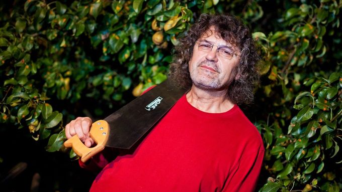 Muzikálový a operní pěvec i hráč na kanadskou pilu Petr Dopita zemřel ve středu 13. srpna ve věku 77 let.