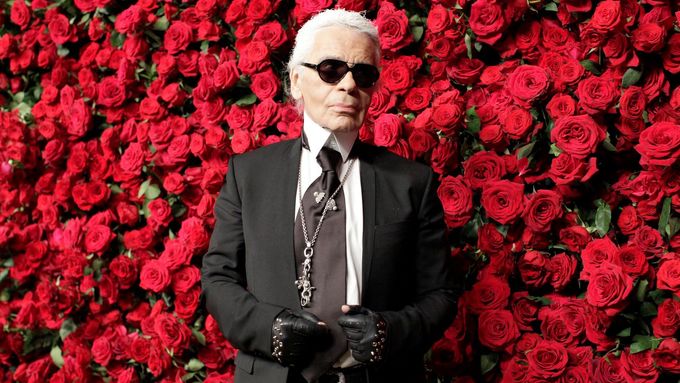 Obrazem: Zemřel Karl Lagerfeld, módní nymfoman, co nikdy neměl orgasmus