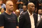 Jihoafrická policie chce zatknout Krejčířova syna Denise, je podezřelý ve stejném případu jako otec