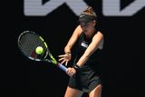 Plejáda českých tenistek na Australian Open vytáhla různorodé outfity. Sedmnáctiletý talent Sára Bejlek se nebála černé ani v horkém australském slunci.