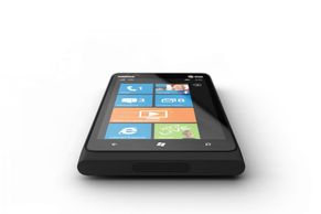 Nokia 900 - smartphone s rychlým internetem LTE