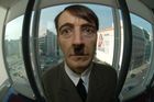 Lidé si fotili s Hitlerem selfíčka, proto jeho sochu museli z muzea odstranit